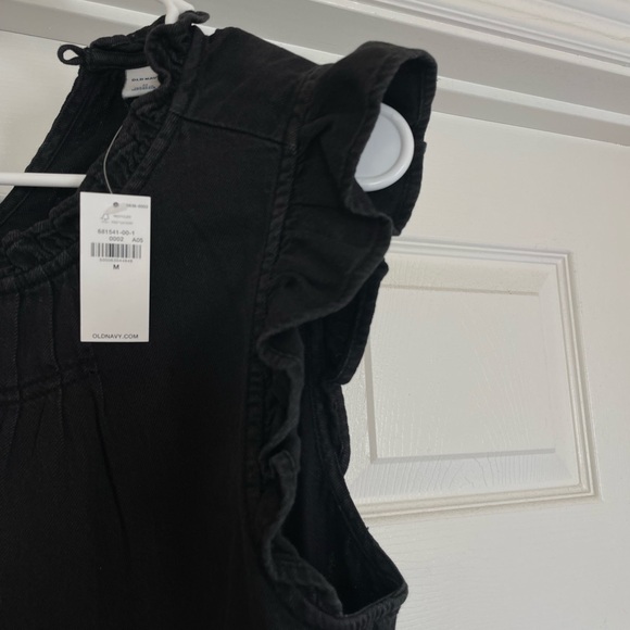 Black Ruffled Sleeveless Top - Picture 4 of 5